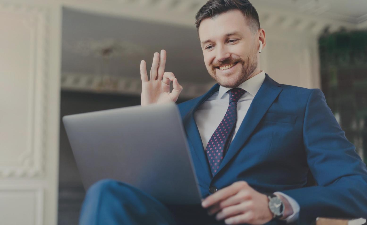 Financial consultation workspace with documents and analysis tools